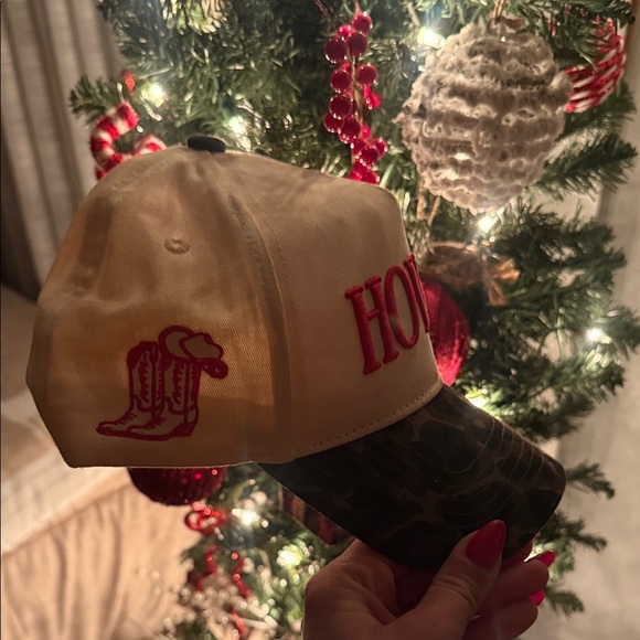 Buckle Cream and Brown 'Howdy' Hat - Picture 2 of 8